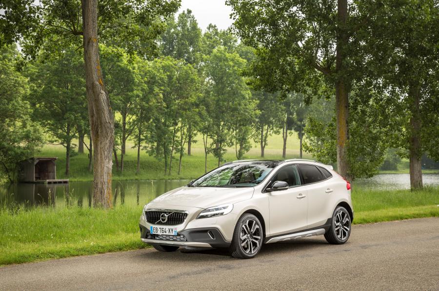  Volvo V40 D3 Cross Country 2016 года  (WW) (фото 27 из 33)